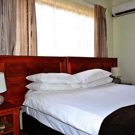 Mount Azimbo Lodge หลุยส์ทริคาร์ดท์ ภายนอก รูปภาพ